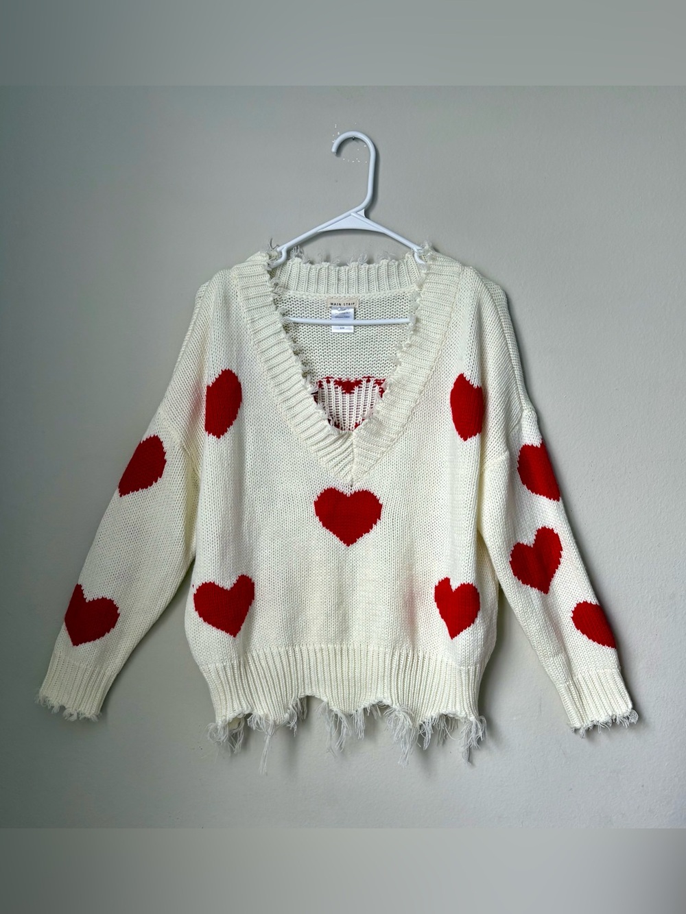 Main strip Heart sweater Medium Cream Red Hearts Distressed V Neck Chunky knit